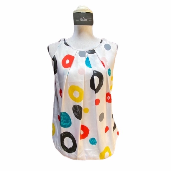 Sleeveless Blouse Circle Design - Picture 1 of 10